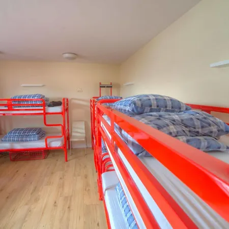 Snoozles Centre Ostello *
